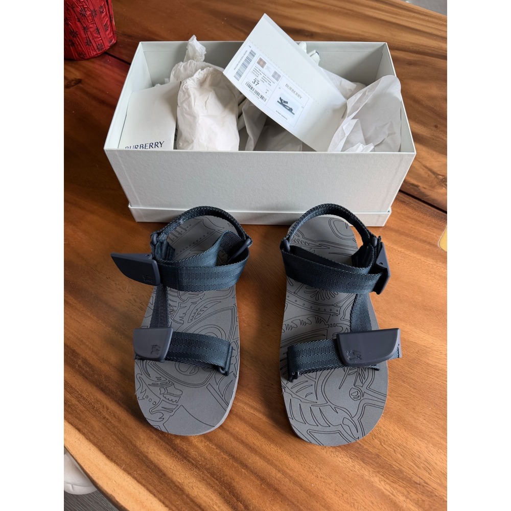 Burberry Trek logo-debossed strap sandals size 37 NWB